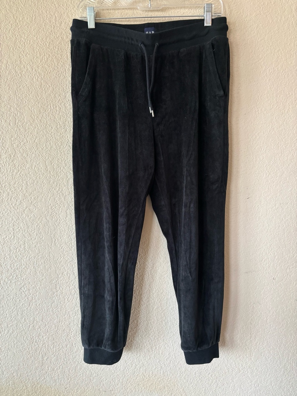 GAP Jogger Pants Womens Medium Black Velour Elastic Waist and Cuffs Athleisure